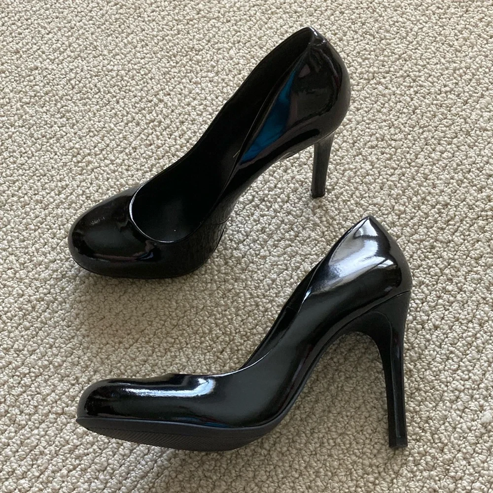 Jessica Simpson Platinum Black Stiletto High Heels Shiny Size 9 Like New